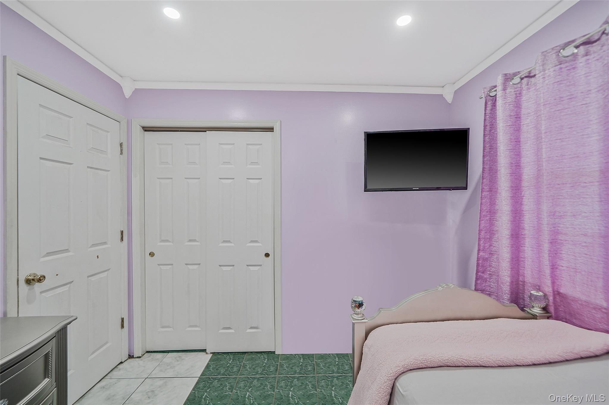 Single Family Edwin  Suffolk County, NY 11706, MLS-926395-35