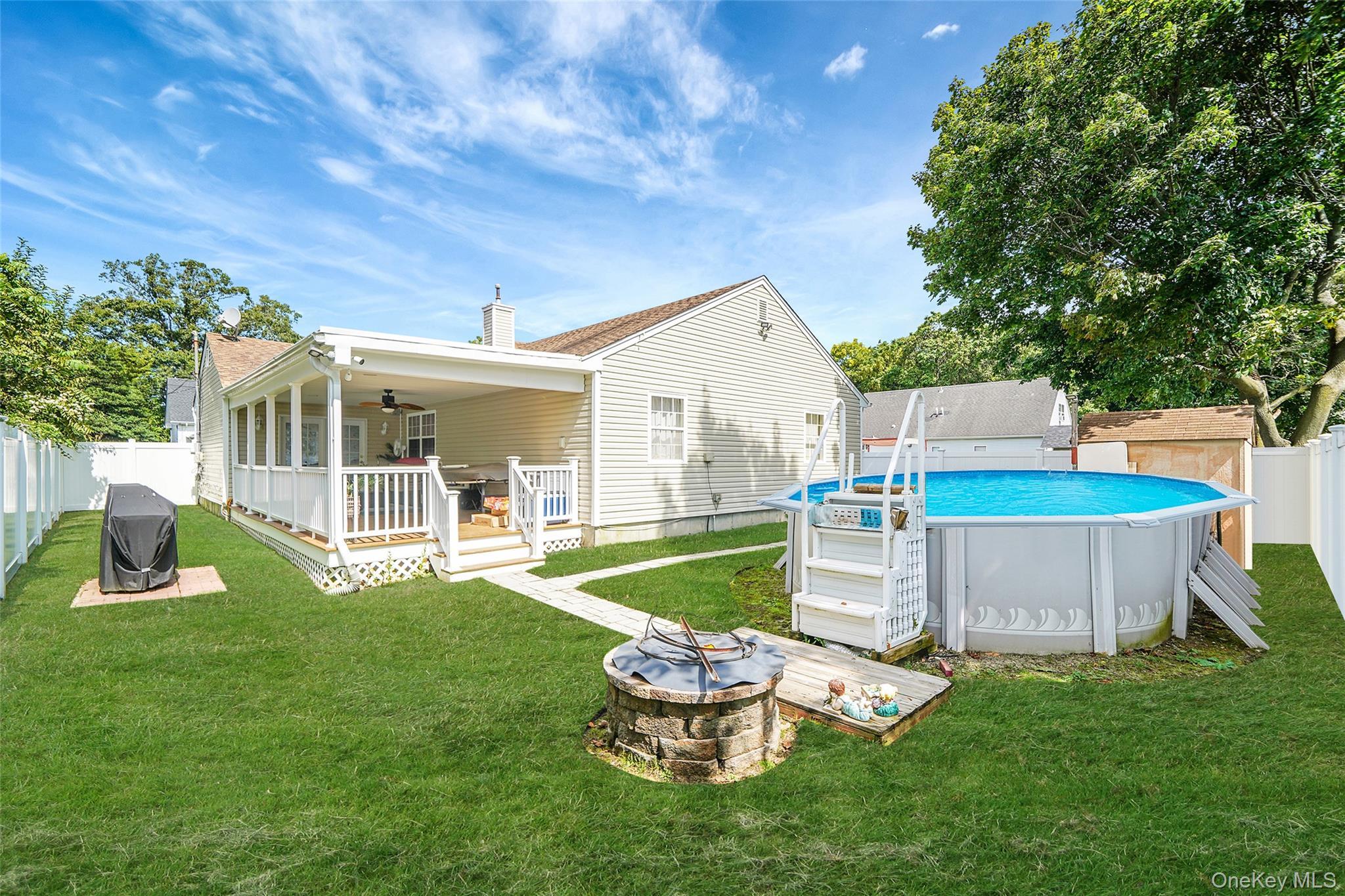 Single Family Edwin Suffolk County, NY 11706, MLS-926395-5