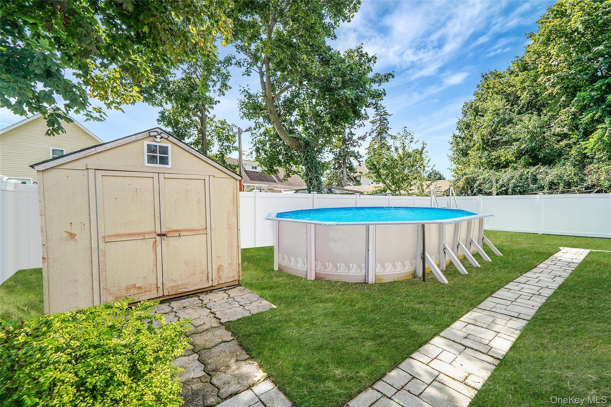 Single Family Edwin Suffolk County, NY 11706, MLS-926395-7