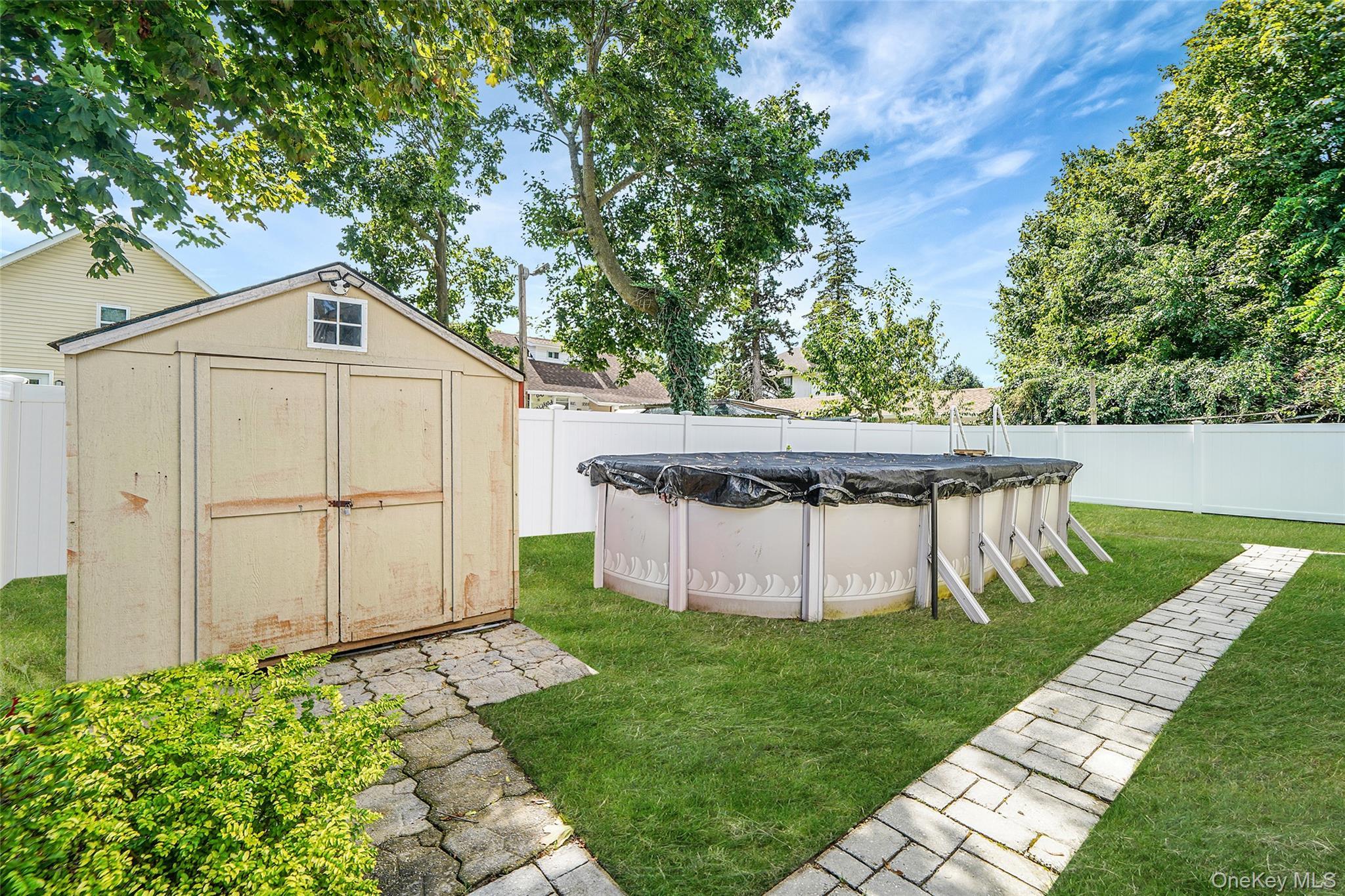 Single Family Edwin Suffolk County, NY 11706, MLS-926395-8