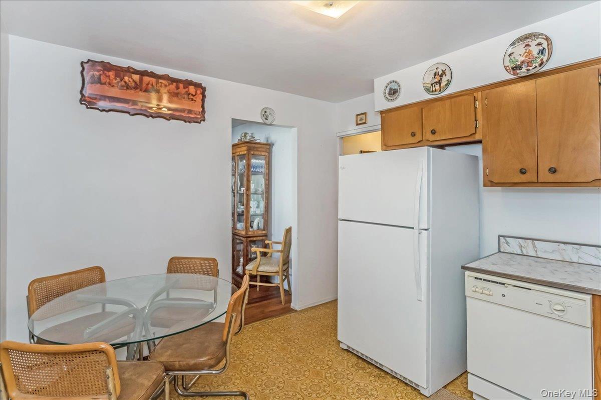 Single Family Roxy  Nassau County, NY 11563, MLS-926398-10