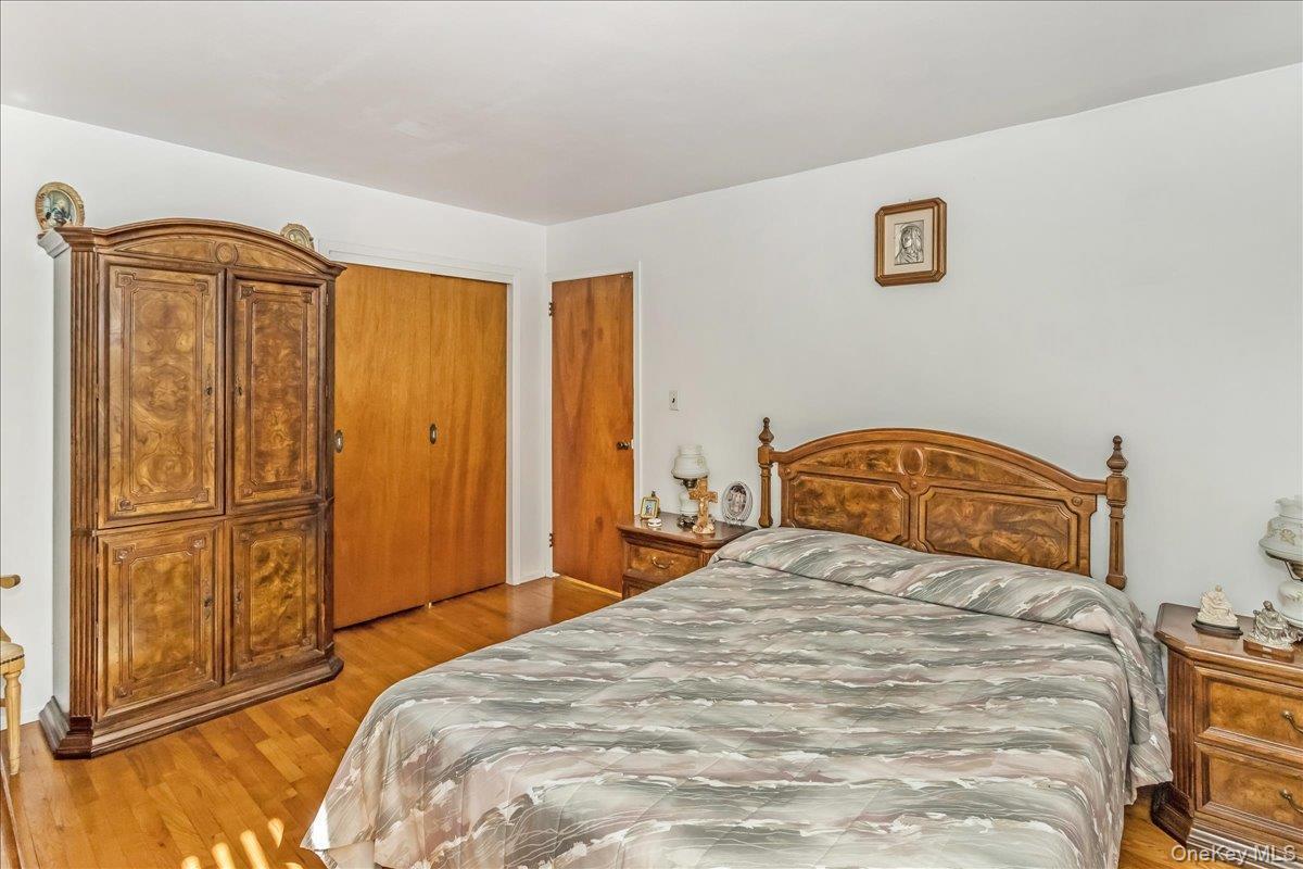 Single Family Roxy  Nassau County, NY 11563, MLS-926398-13