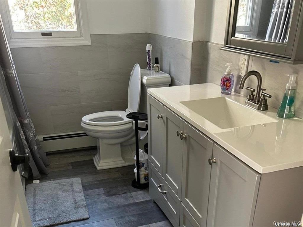 Single Family Roxy  Nassau County, NY 11563, MLS-926398-21