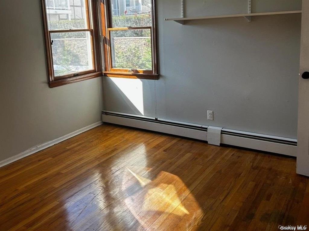 Single Family Roxy  Nassau County, NY 11563, MLS-926398-22