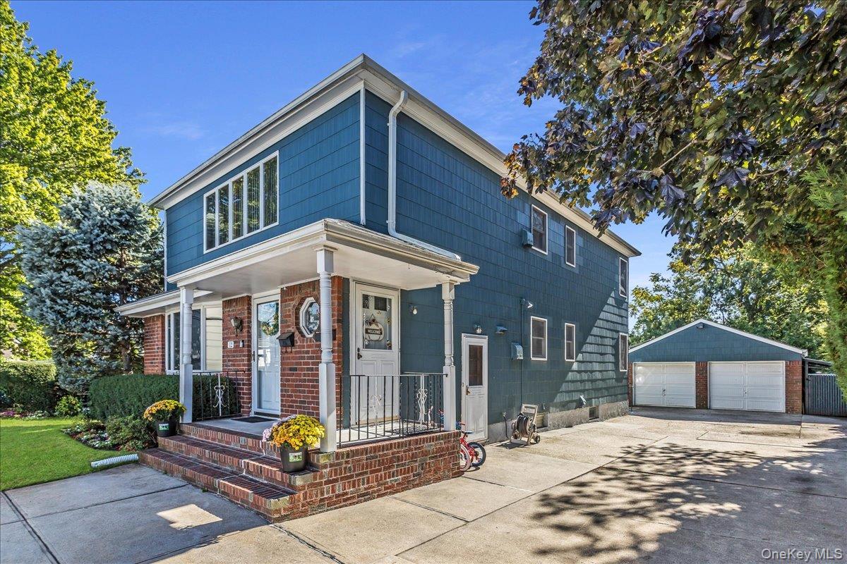 Single Family Roxy  Nassau County, NY 11563, MLS-926398-3