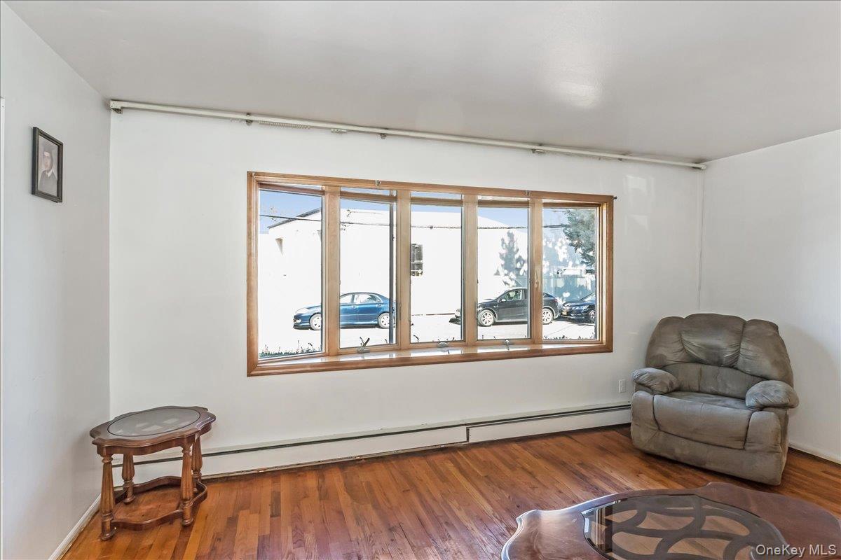 Single Family Roxy  Nassau County, NY 11563, MLS-926398-7