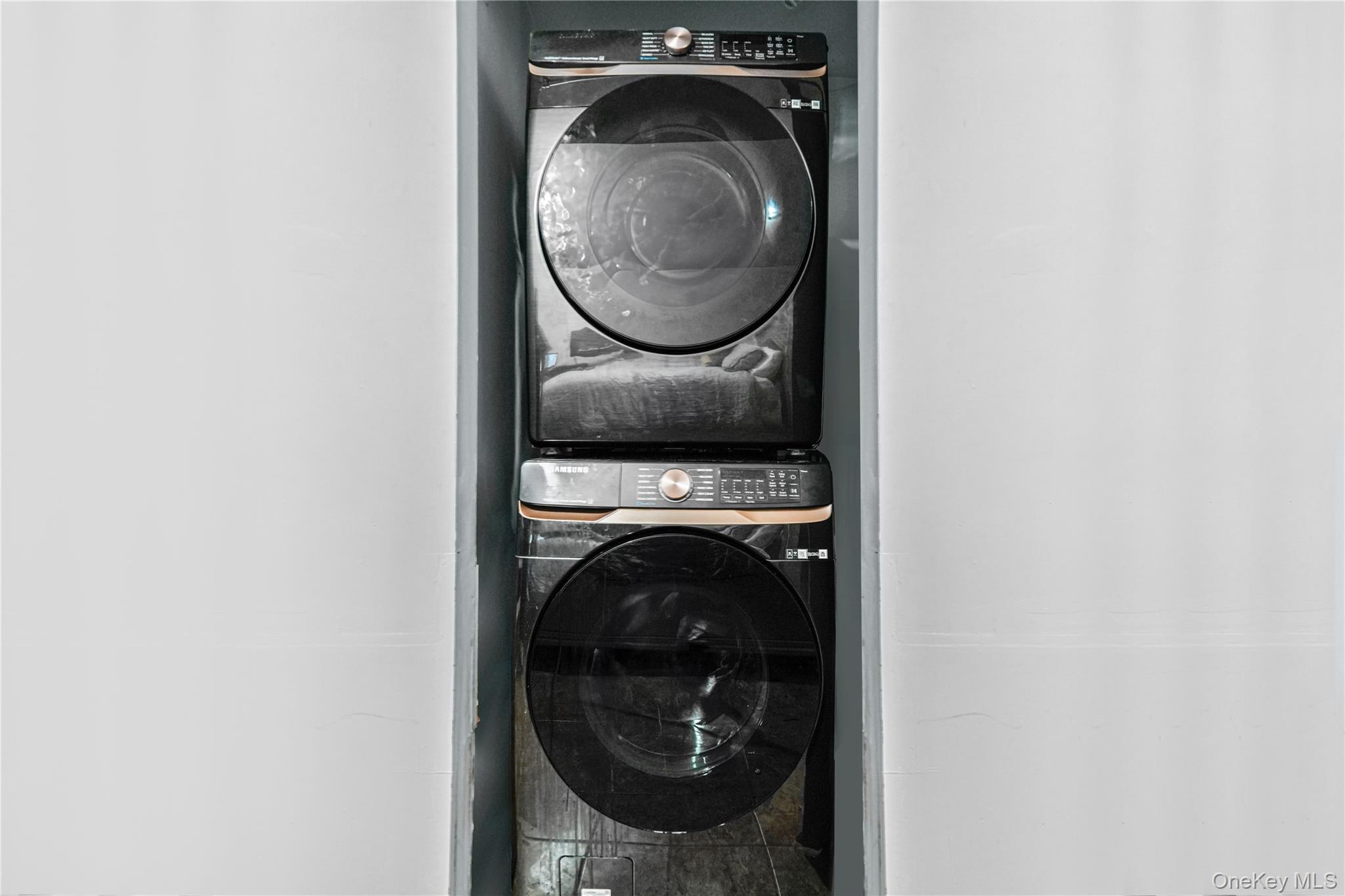 Single Family Deirdre  Staten Island, NY 10304, MLS-926417-9