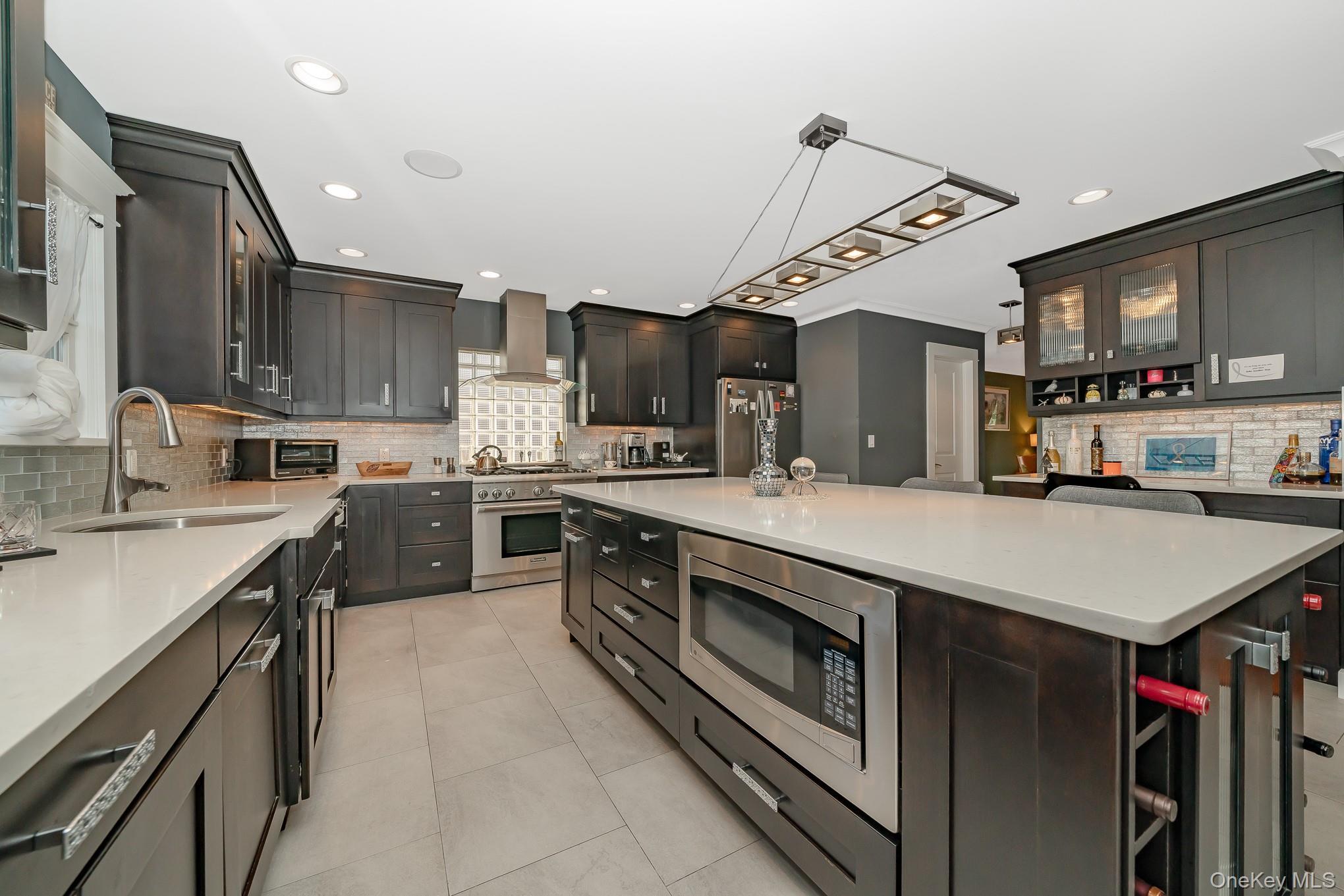 Single Family East Nassau County, NY 11040, MLS-926423-8