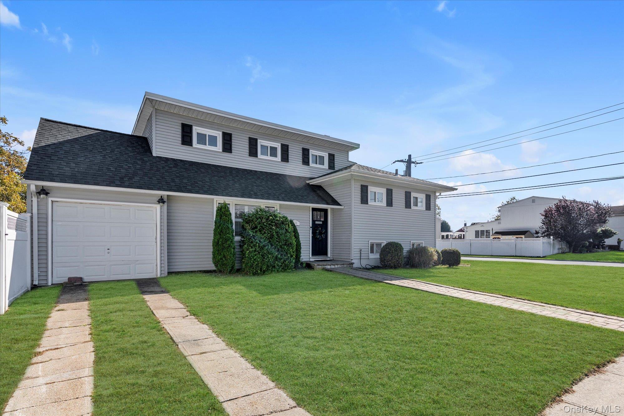 Single Family Carpenter  Nassau County, NY 11572, MLS-926433-2