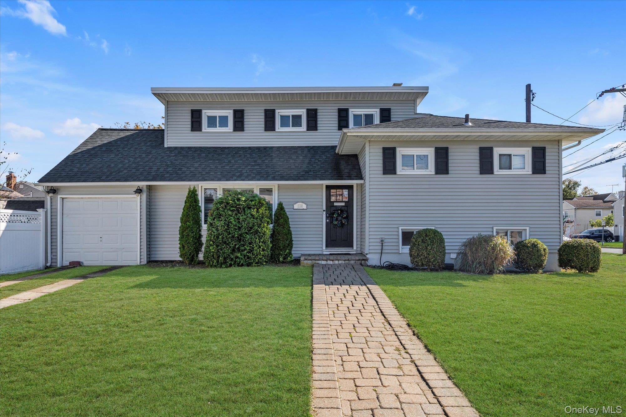 Single Family Carpenter  Nassau County, NY 11572, MLS-926433-20