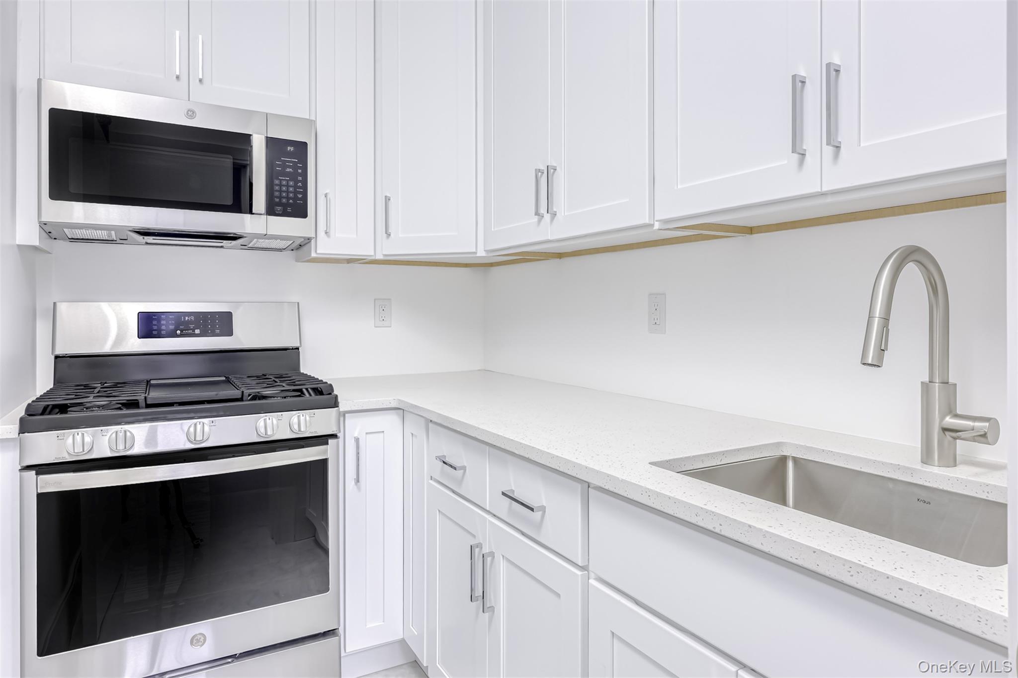 Condo Silverwood  Rockland County, NY 10901, MLS-926445-9