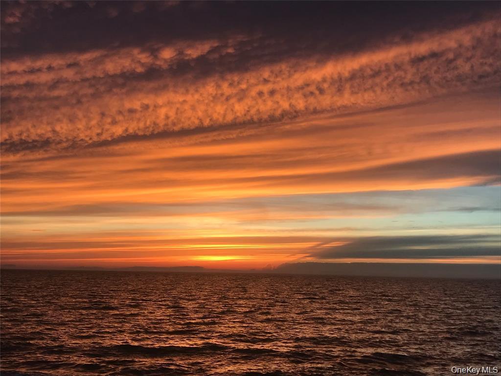 Single Family Ruch Suffolk County, NY 11971, MLS-926461-32