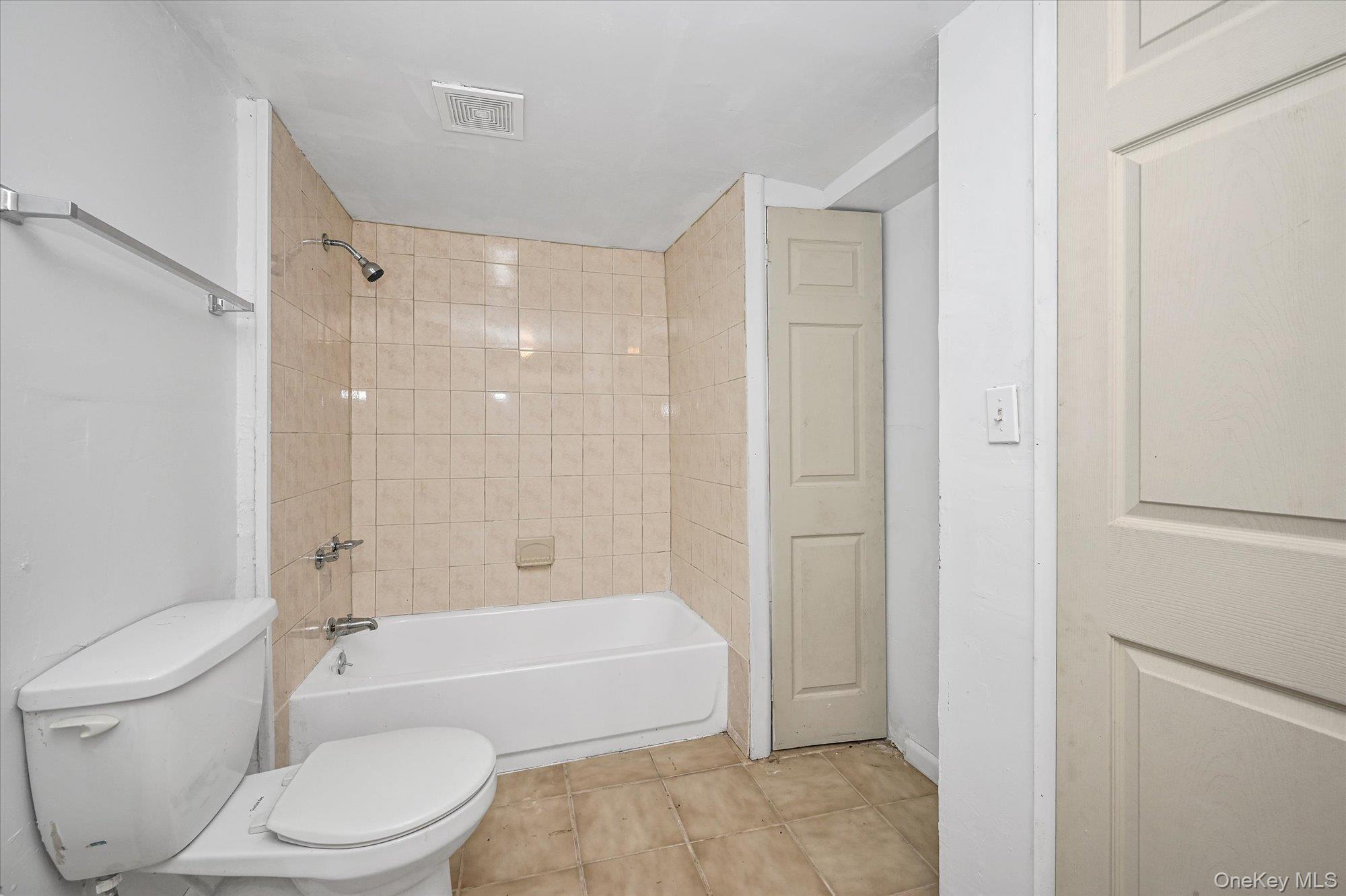 Single Family E Chestnut Street Suffolk County, NY 11722, MLS-926465-14