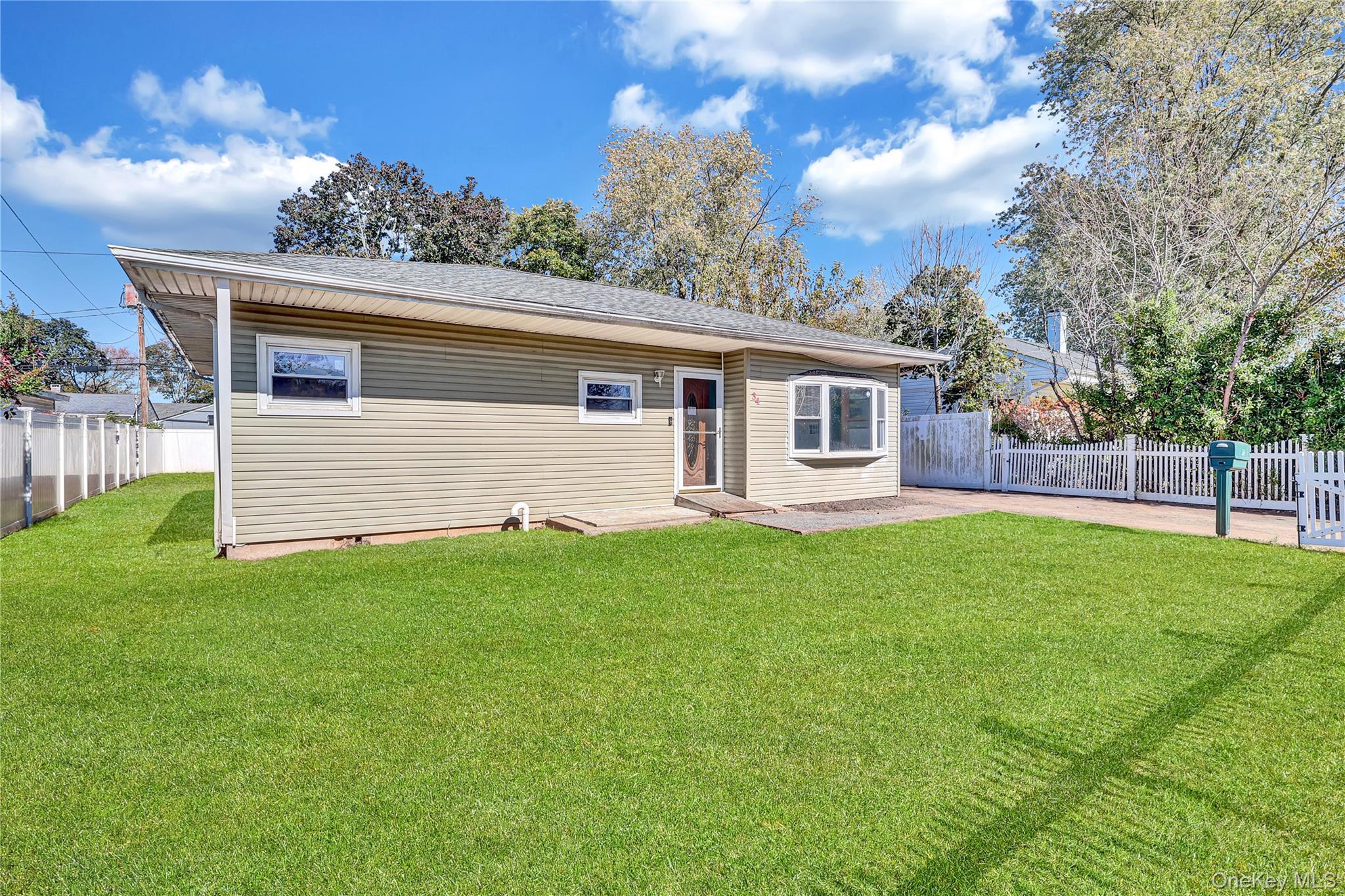 Single Family Croydon Suffolk County, NY 11701, MLS-926485-2