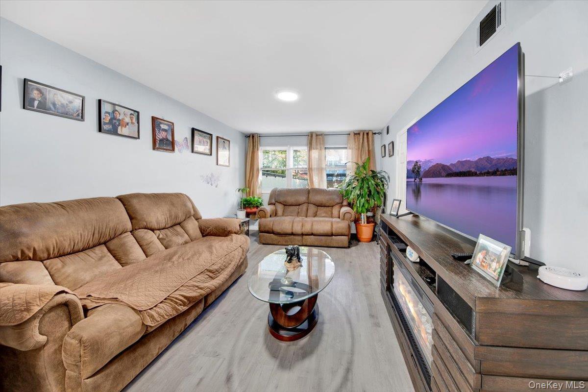 Single Family Torry  Bronx, NY 10473, MLS-926499-27