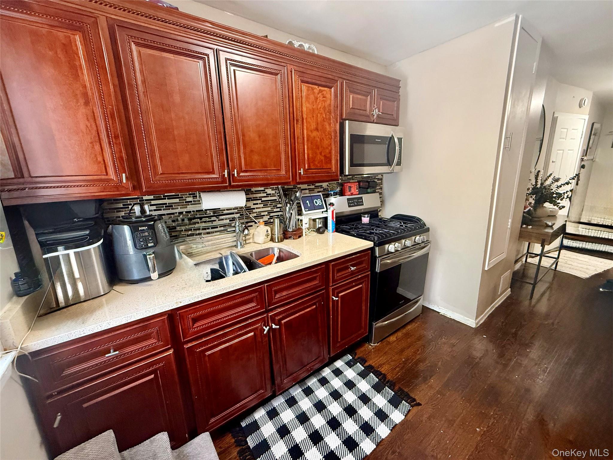 Single Family Torry  Bronx, NY 10473, MLS-926499-32