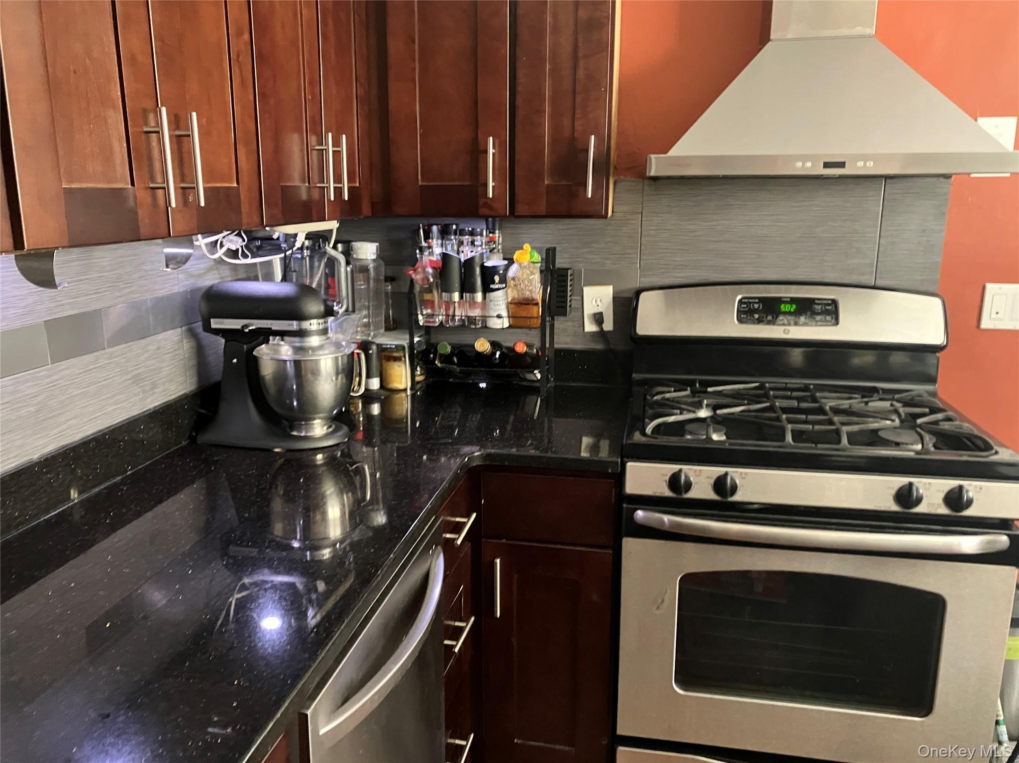 Single Family Tatterson  Nassau County, NY 11576, MLS-926547-4