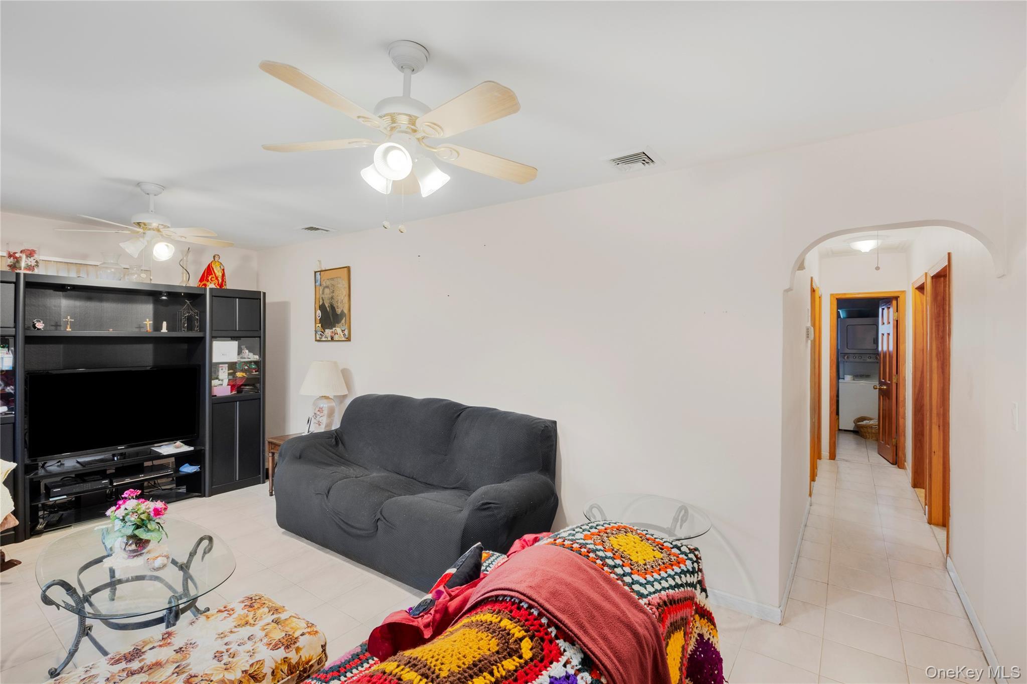 Single Family Oak  Nassau County, NY 11758, MLS-926576-17