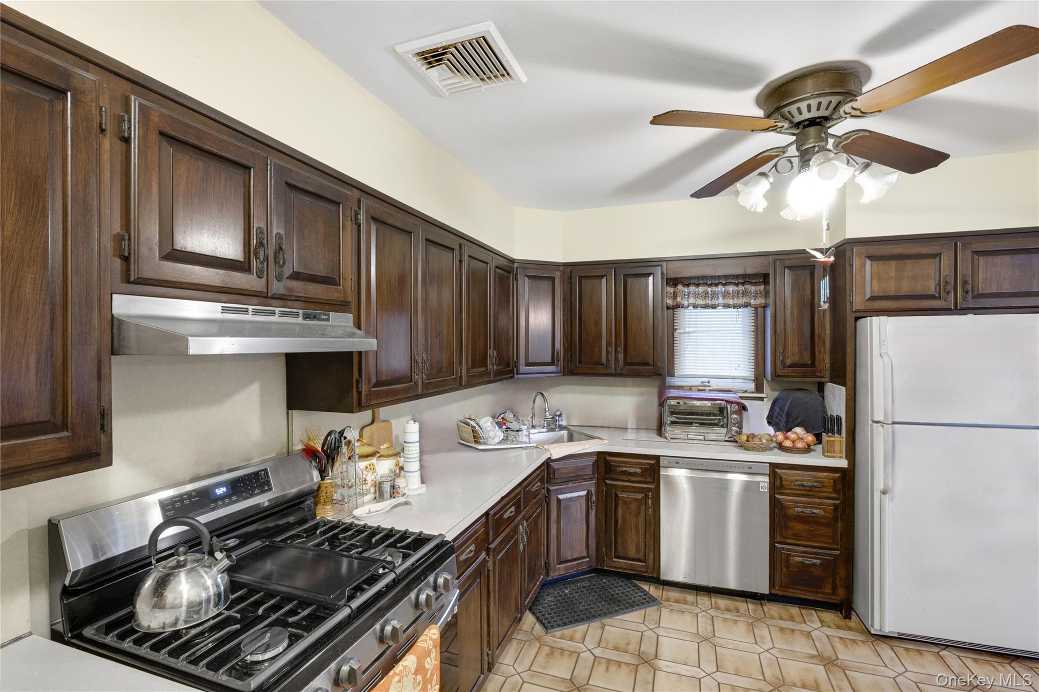 Single Family Oak  Nassau County, NY 11758, MLS-926576-2