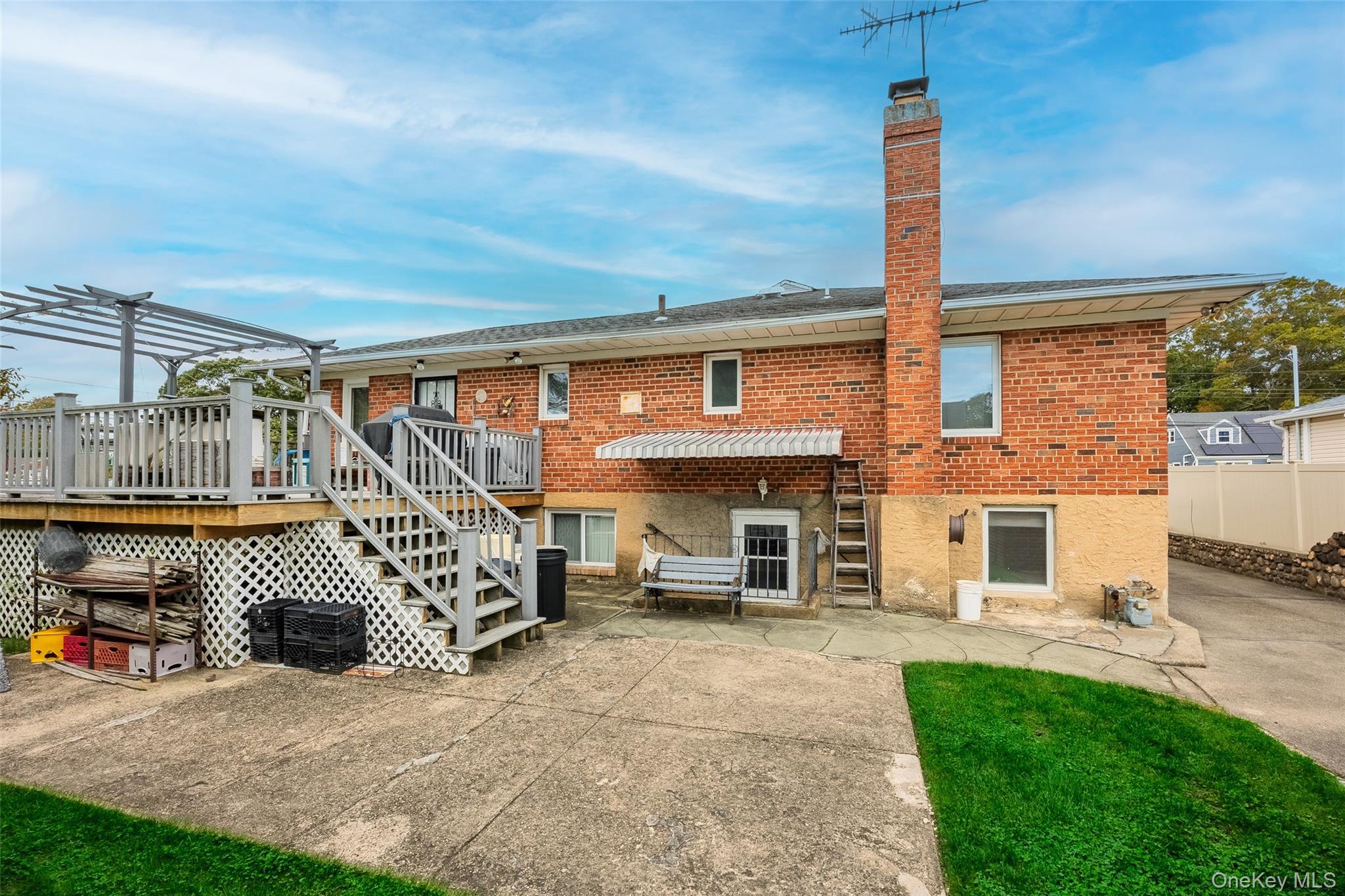 Single Family Oak  Nassau County, NY 11758, MLS-926576-25