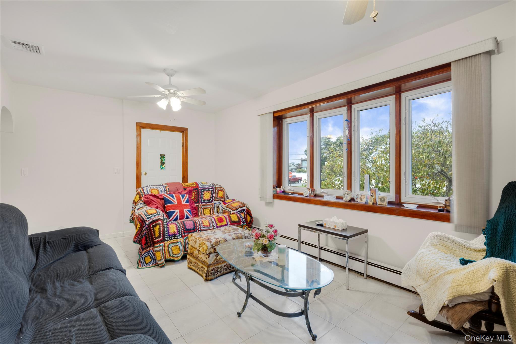 Single Family Oak  Nassau County, NY 11758, MLS-926576-5