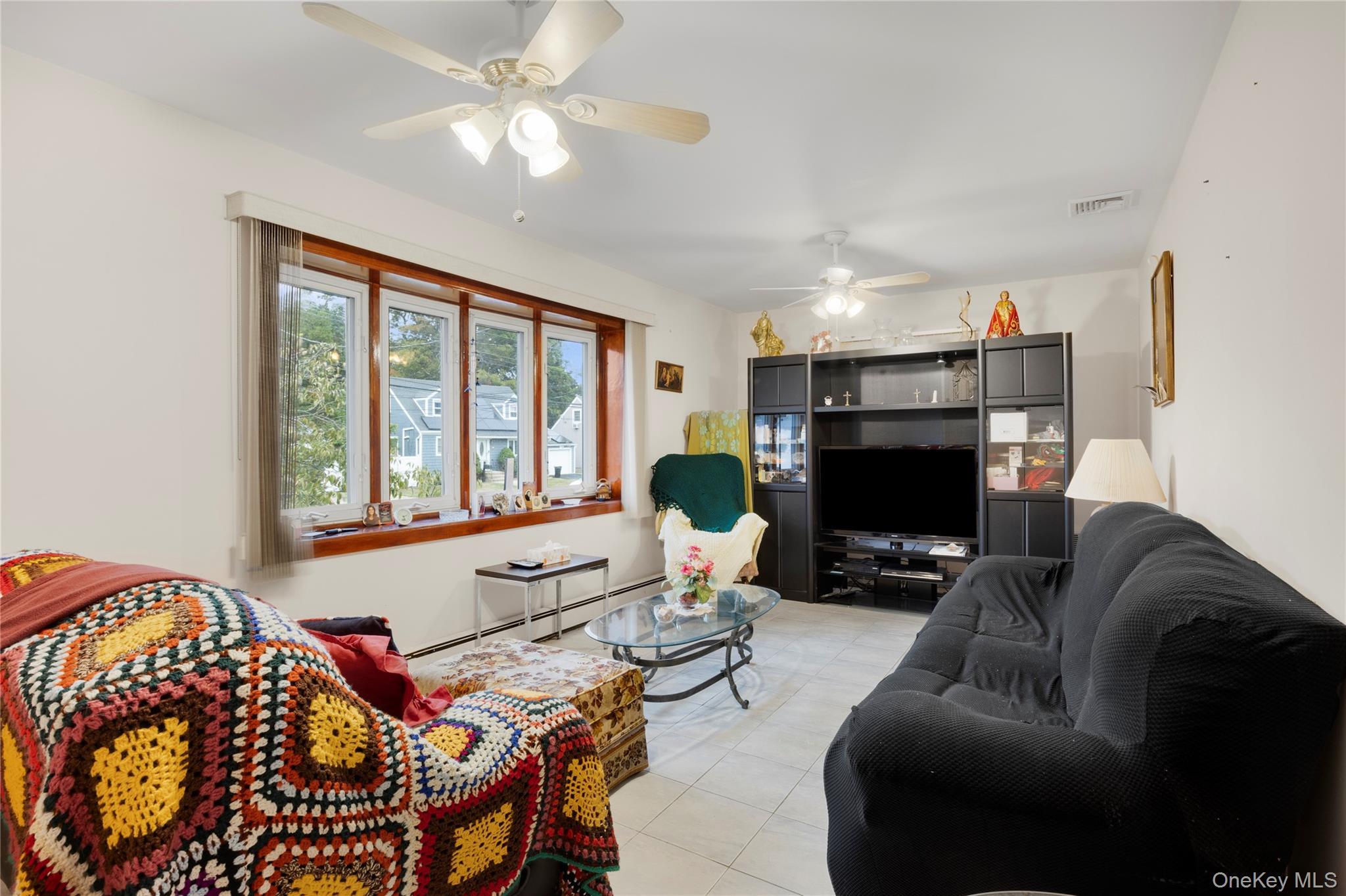 Single Family Oak  Nassau County, NY 11758, MLS-926576-6