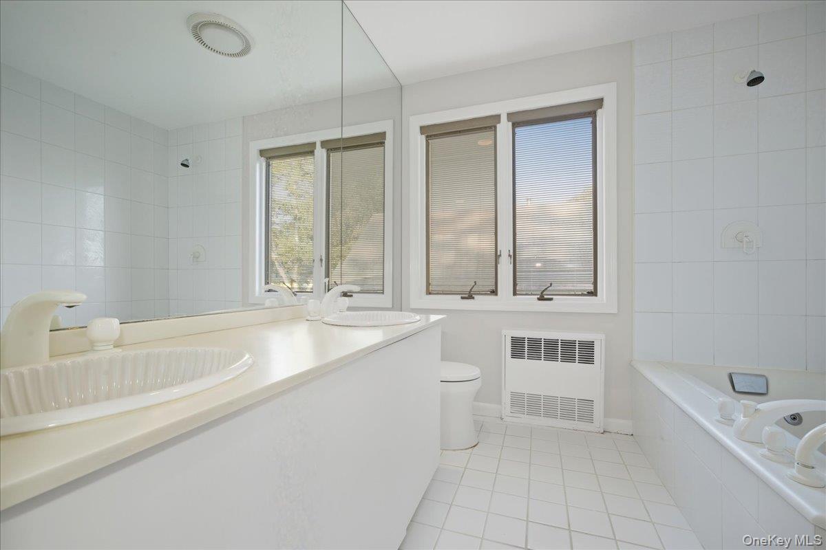 Single Family Fairfield Nassau County, NY 11050, MLS-926587-22