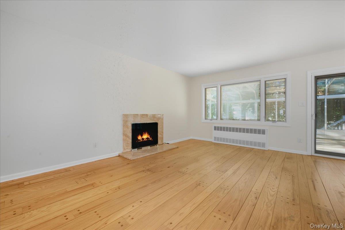 Single Family Fairfield Nassau County, NY 11050, MLS-926587-8