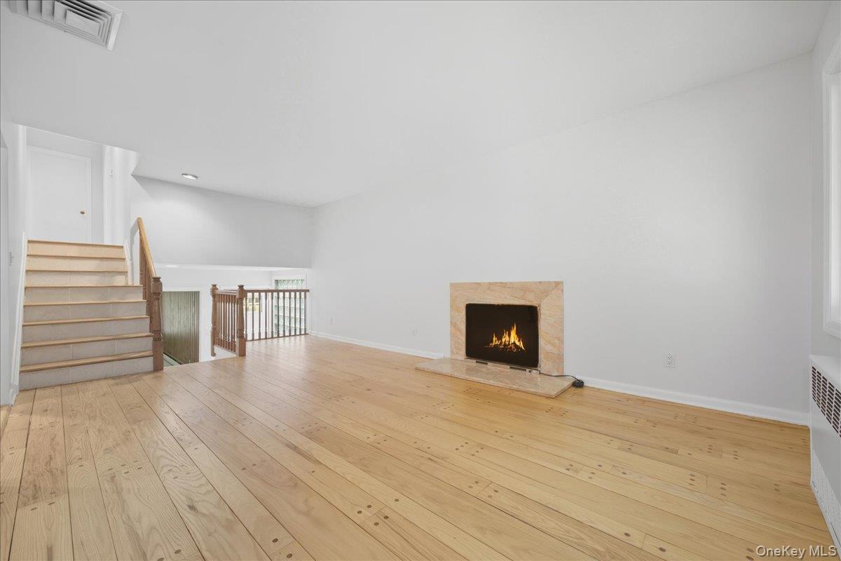 Single Family Fairfield Nassau County, NY 11050, MLS-926587-9