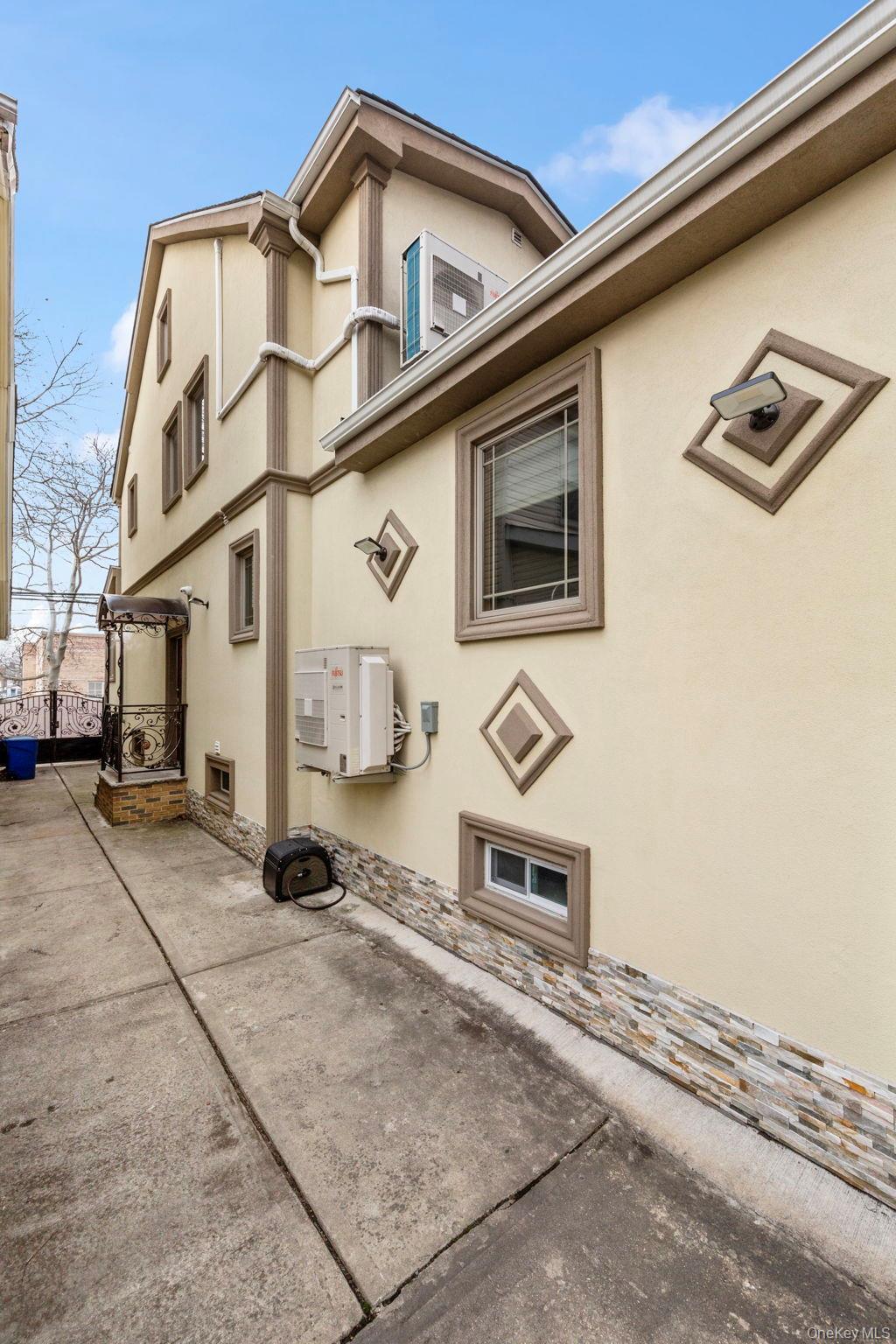 Single Family 77th  Queens, NY 11366, MLS-926595-19