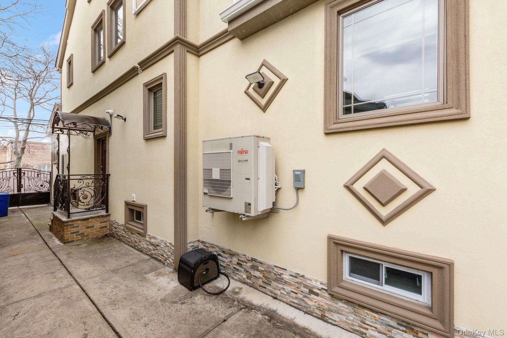 Single Family 77th  Queens, NY 11366, MLS-926595-20