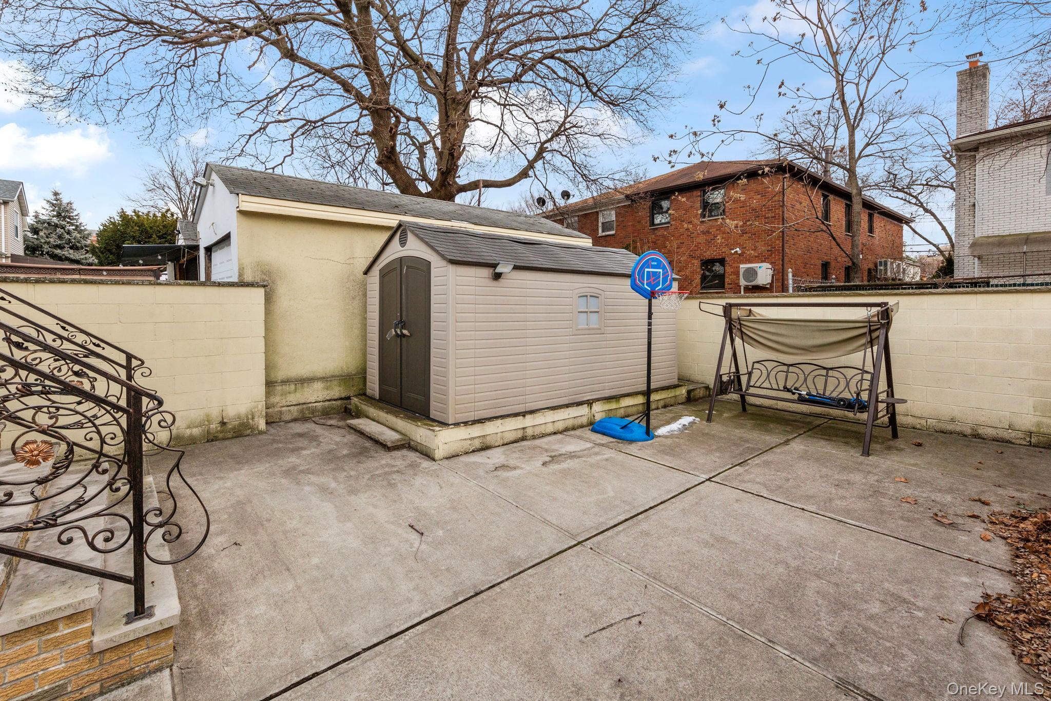 Single Family 77th  Queens, NY 11366, MLS-926595-22