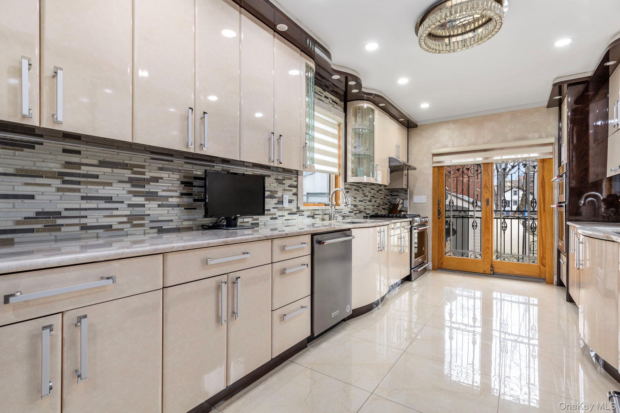 Single Family 77th  Queens, NY 11366, MLS-926595-6