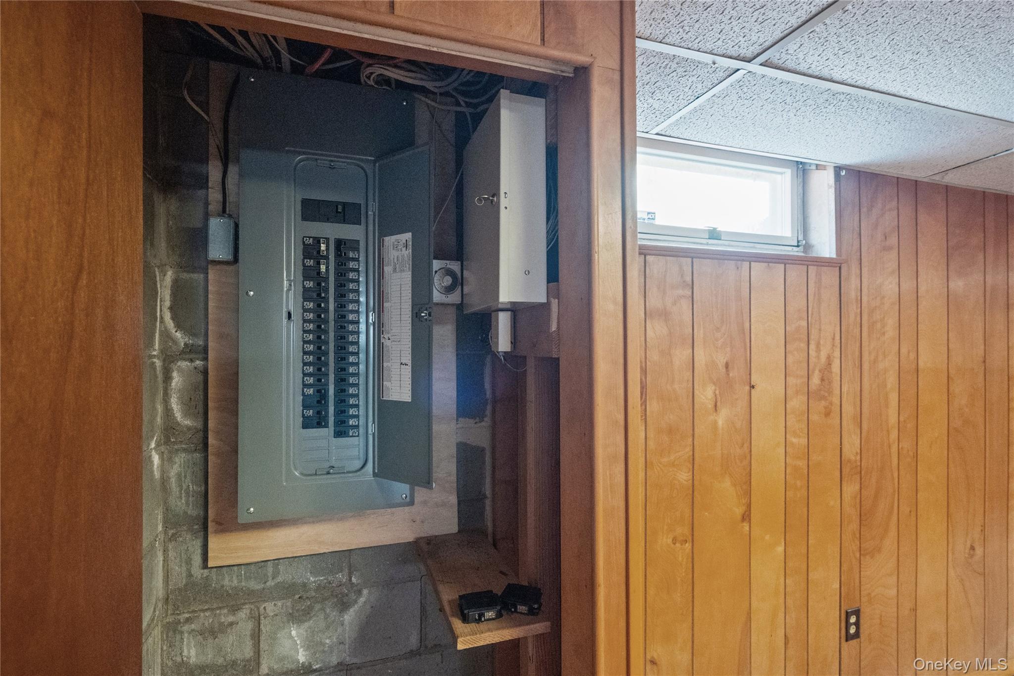 Single Family Academy  Suffolk County, NY 11705, MLS-926640-19