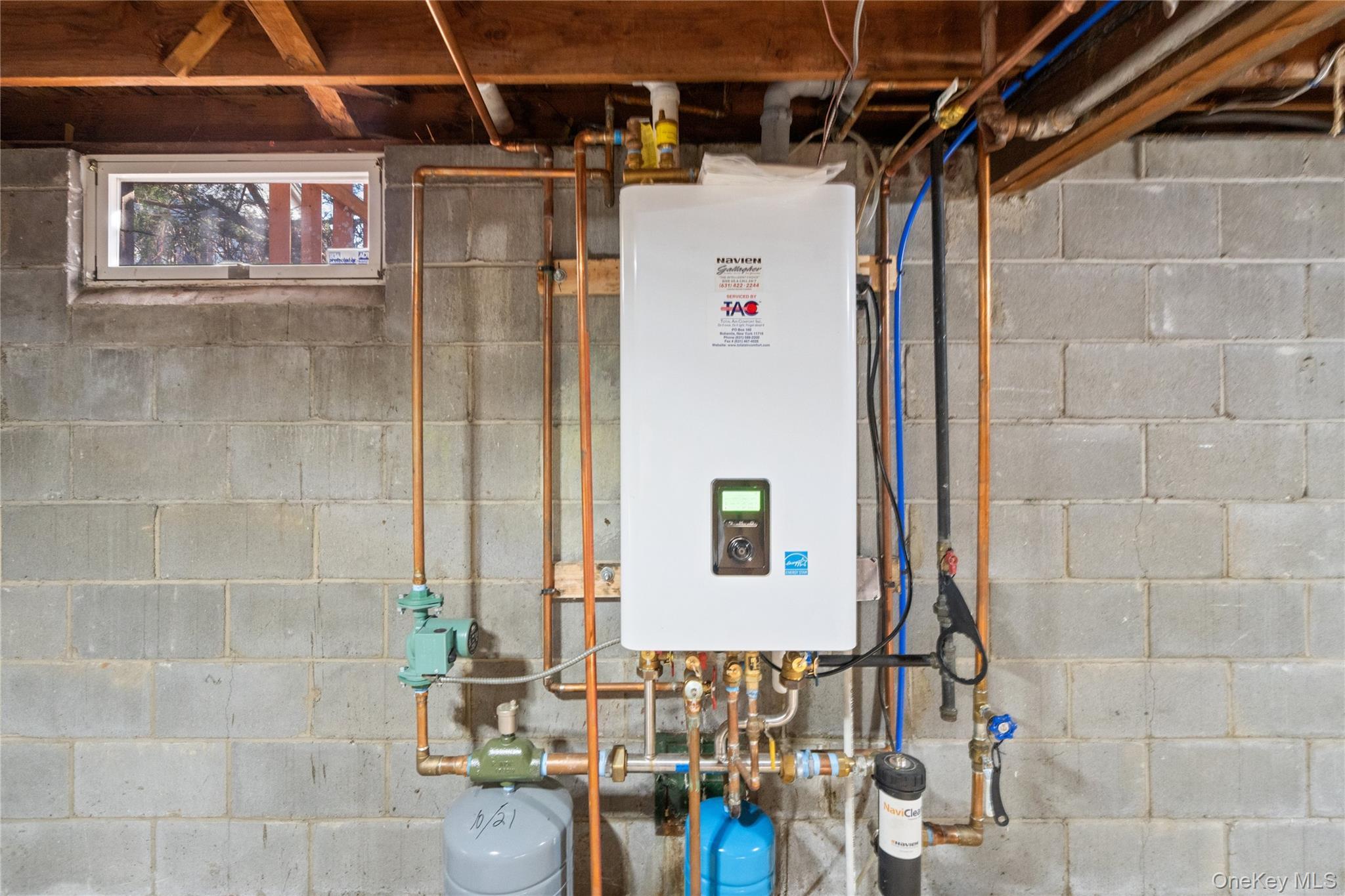 Single Family Academy  Suffolk County, NY 11705, MLS-926640-20