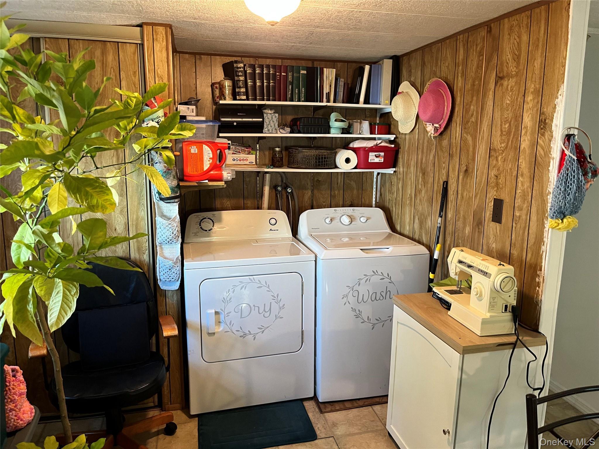 Single Family Hubbard Ave  Suffolk County, NY 11901, MLS-926662-11