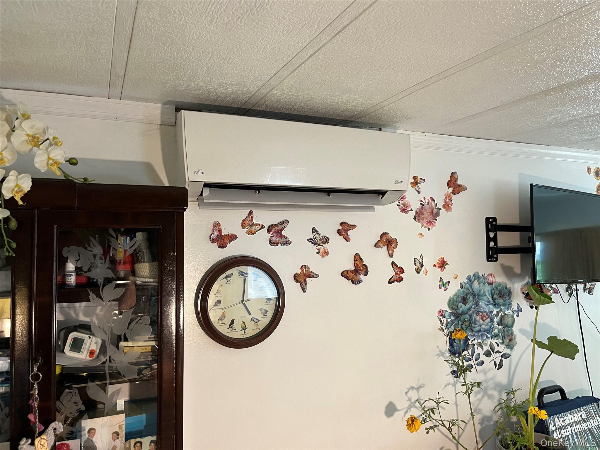 Single Family Hubbard Ave  Suffolk County, NY 11901, MLS-926662-13