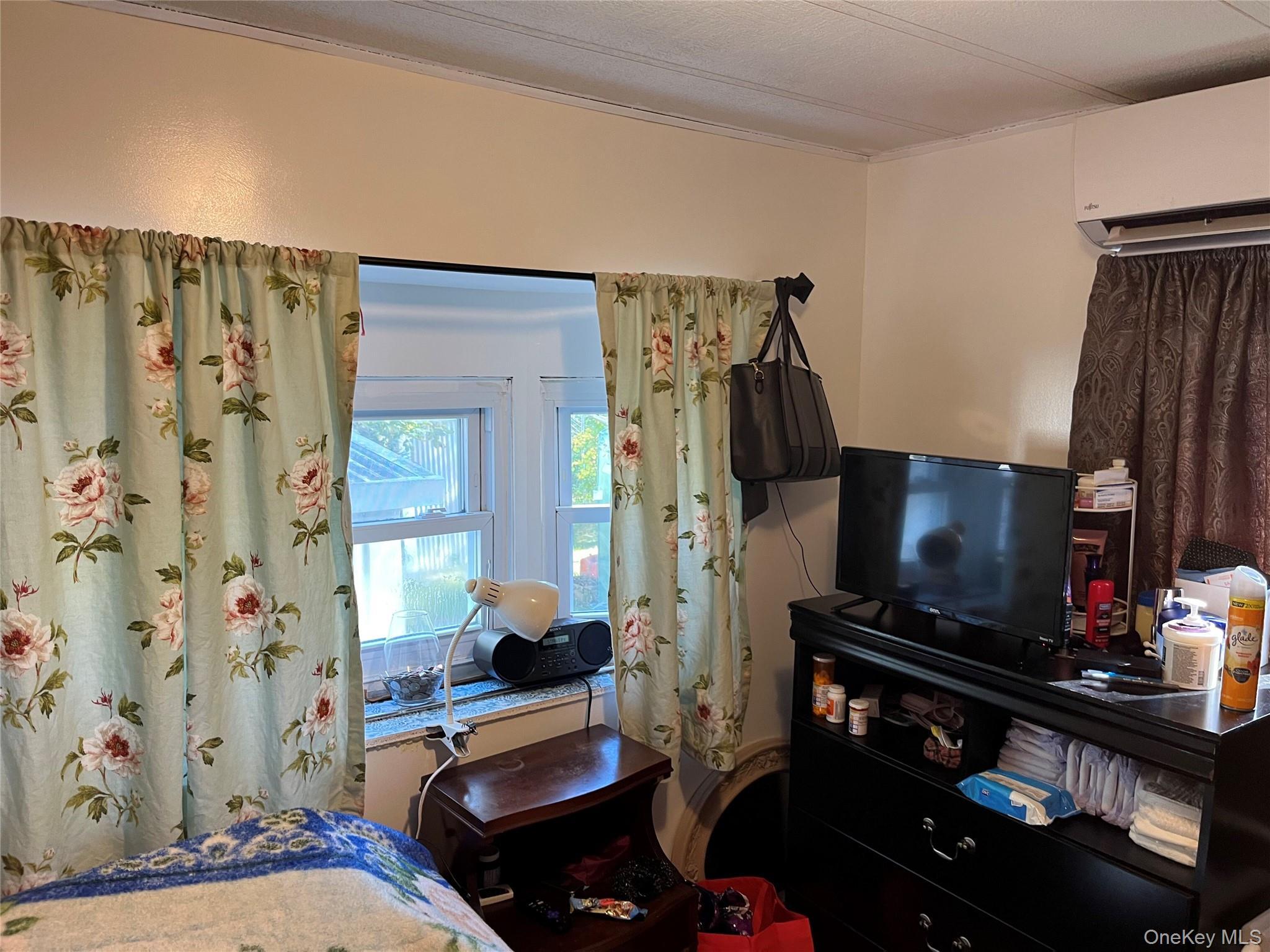 Single Family Hubbard Ave  Suffolk County, NY 11901, MLS-926662-19