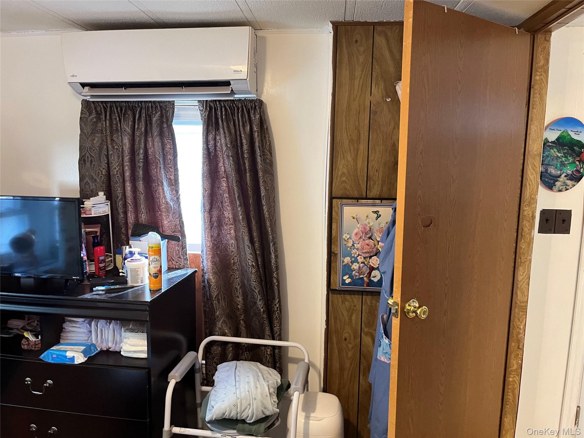 Single Family Hubbard Ave  Suffolk County, NY 11901, MLS-926662-20