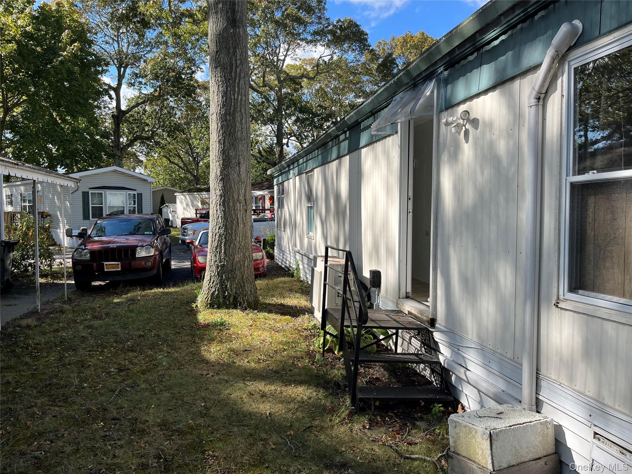 Single Family Hubbard Ave  Suffolk County, NY 11901, MLS-926662-25