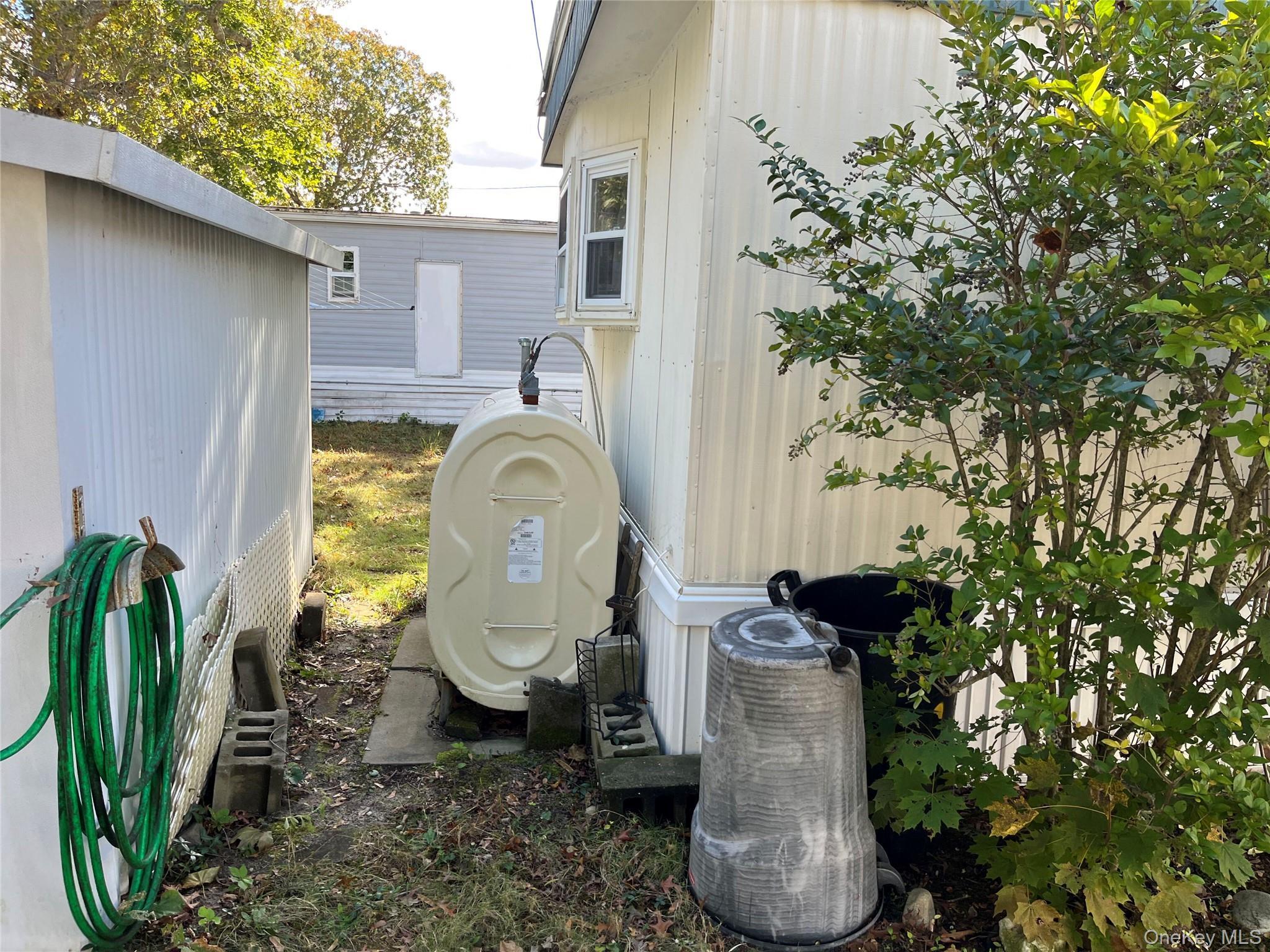 Single Family Hubbard Ave  Suffolk County, NY 11901, MLS-926662-28