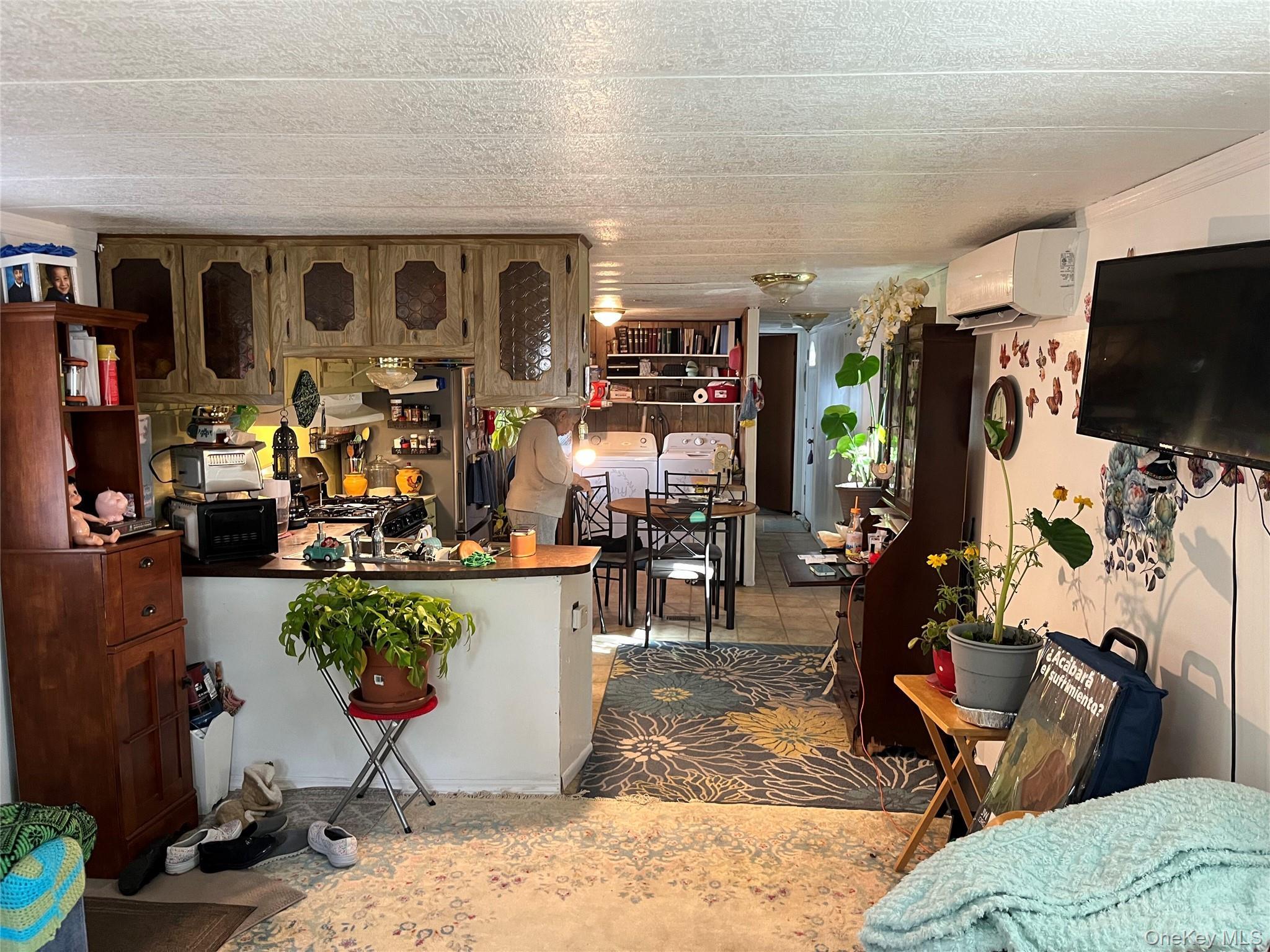 Single Family Hubbard Ave  Suffolk County, NY 11901, MLS-926662-5