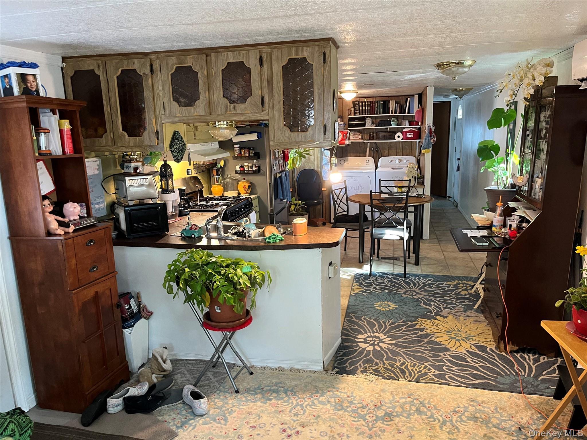 Single Family Hubbard Ave  Suffolk County, NY 11901, MLS-926662-7