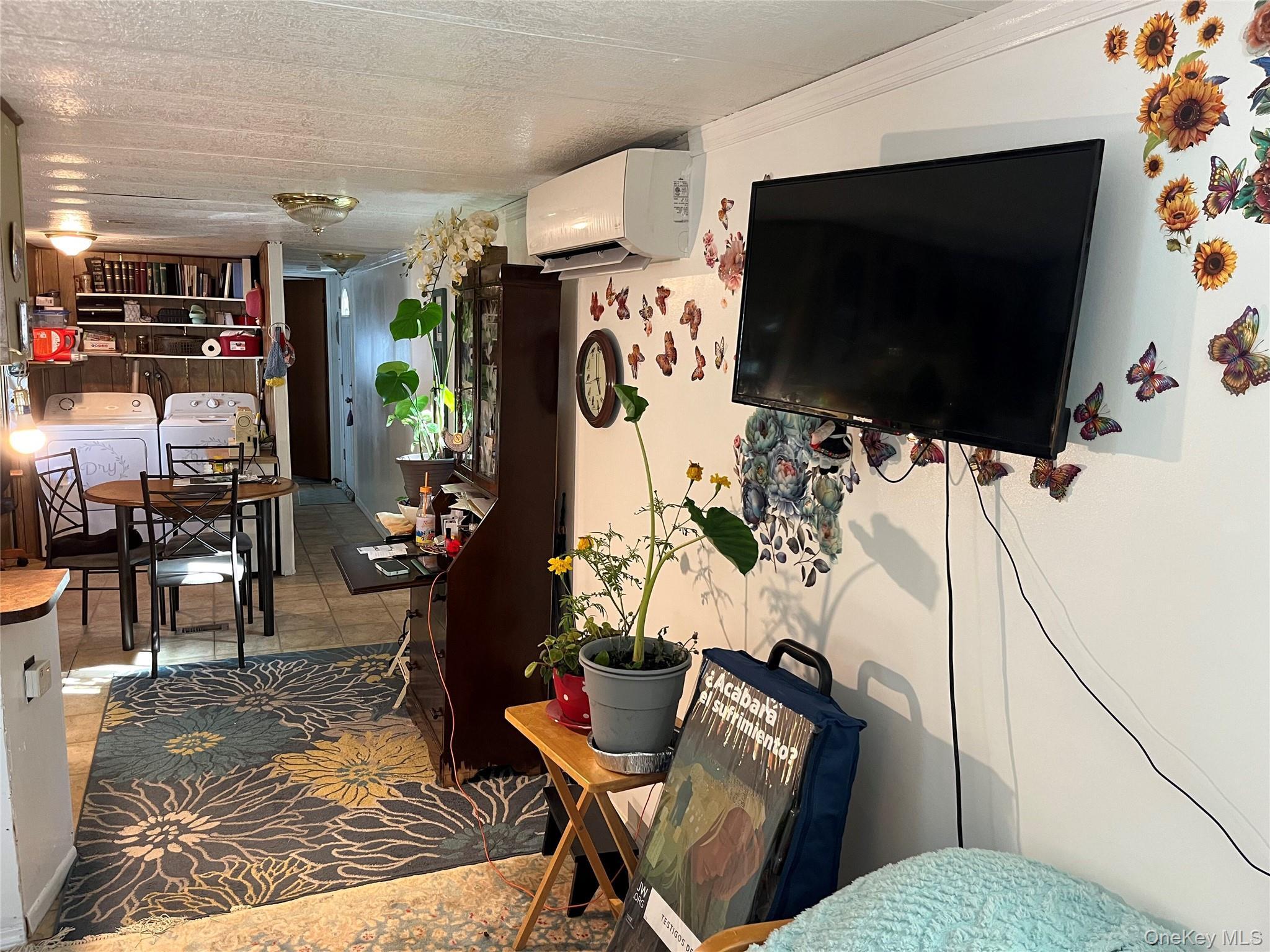 Single Family Hubbard Ave  Suffolk County, NY 11901, MLS-926662-8