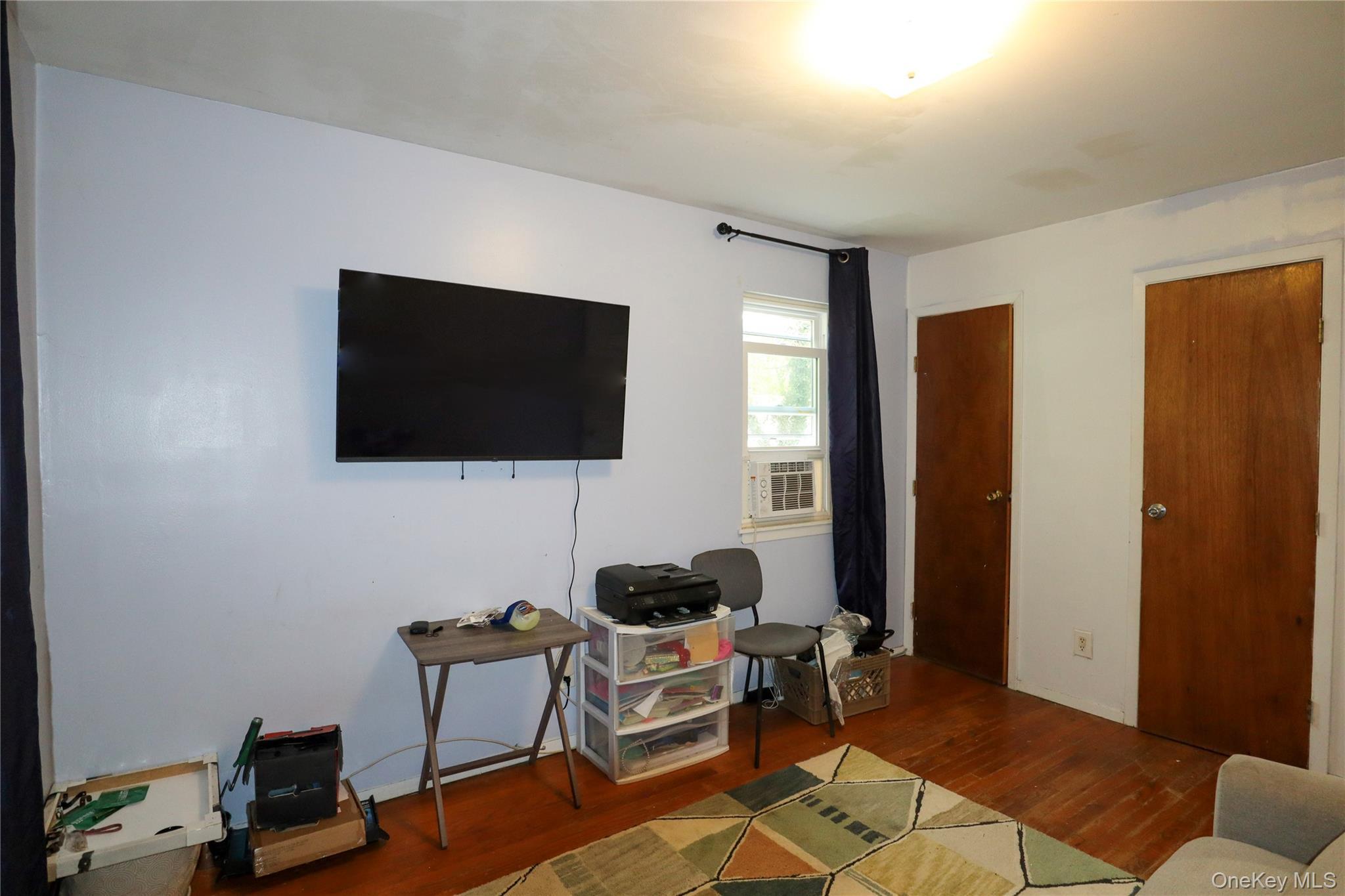 Single Family Jefferson Suffolk County, NY 11798, MLS-926663-13