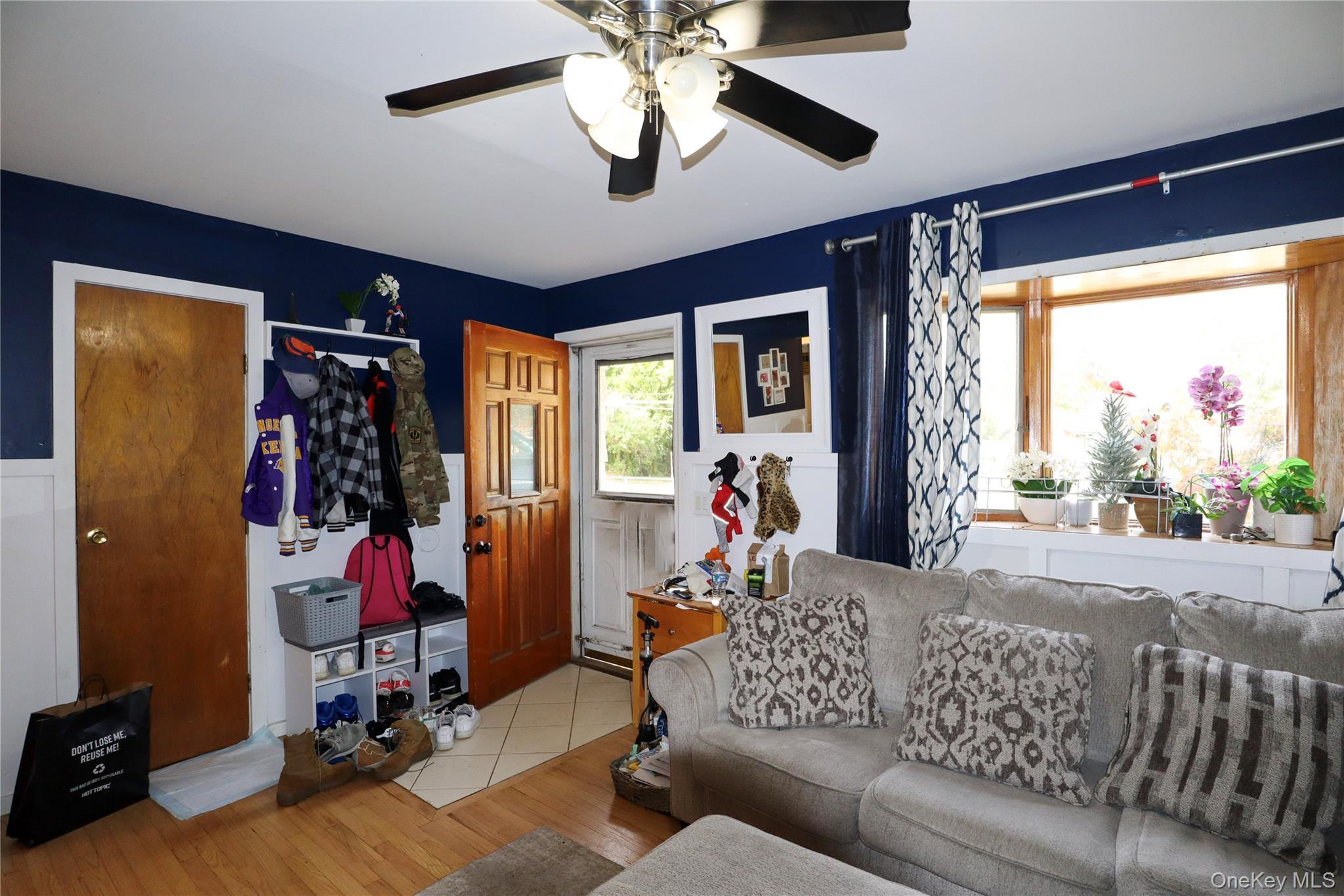 Single Family Jefferson Suffolk County, NY 11798, MLS-926663-2