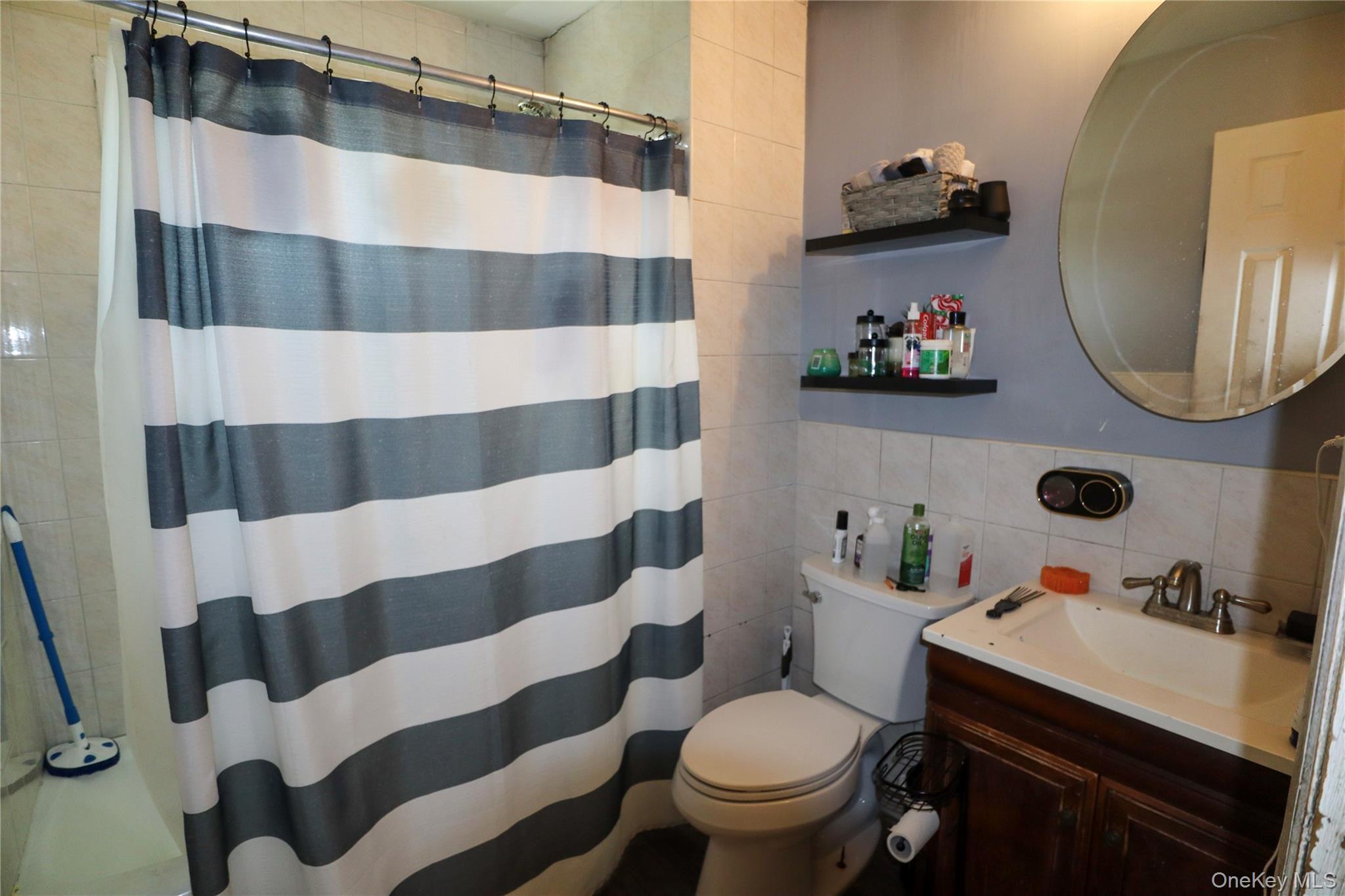 Single Family Jefferson Suffolk County, NY 11798, MLS-926663-22