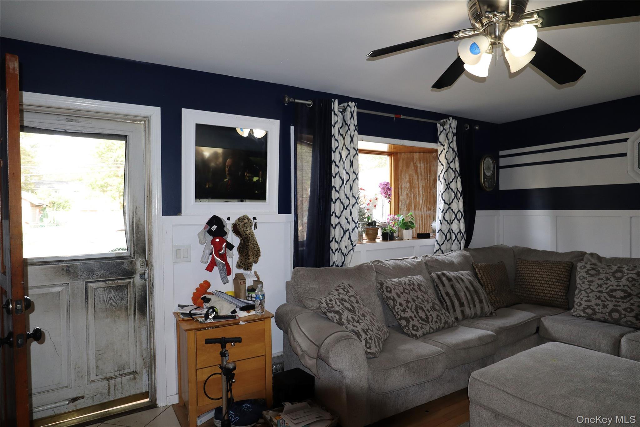 Single Family Jefferson Suffolk County, NY 11798, MLS-926663-4