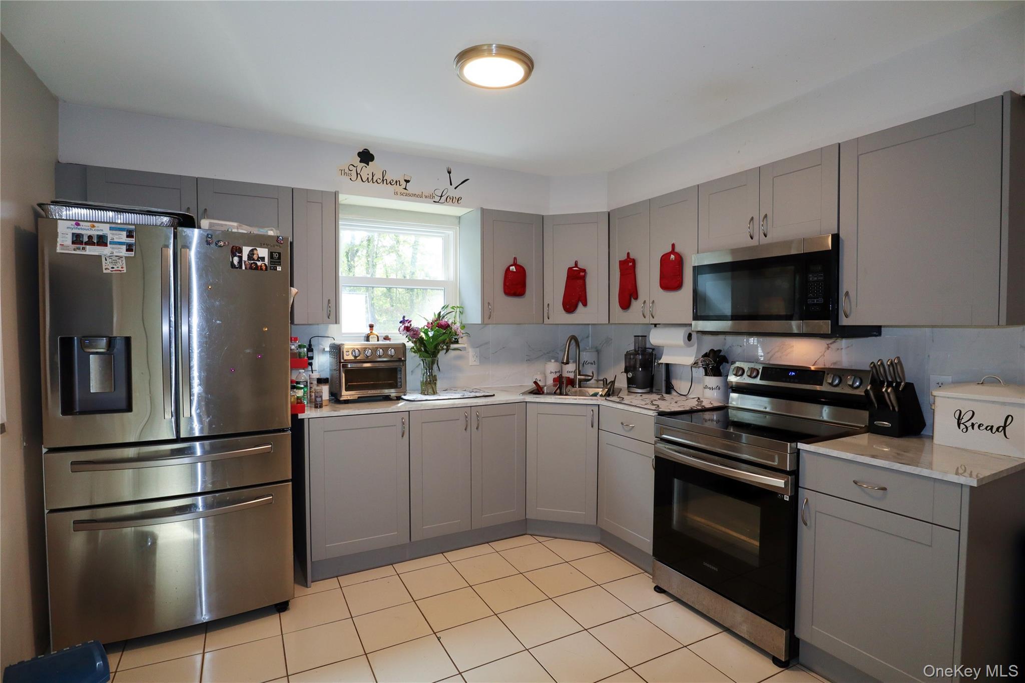 Single Family Jefferson Suffolk County, NY 11798, MLS-926663-7