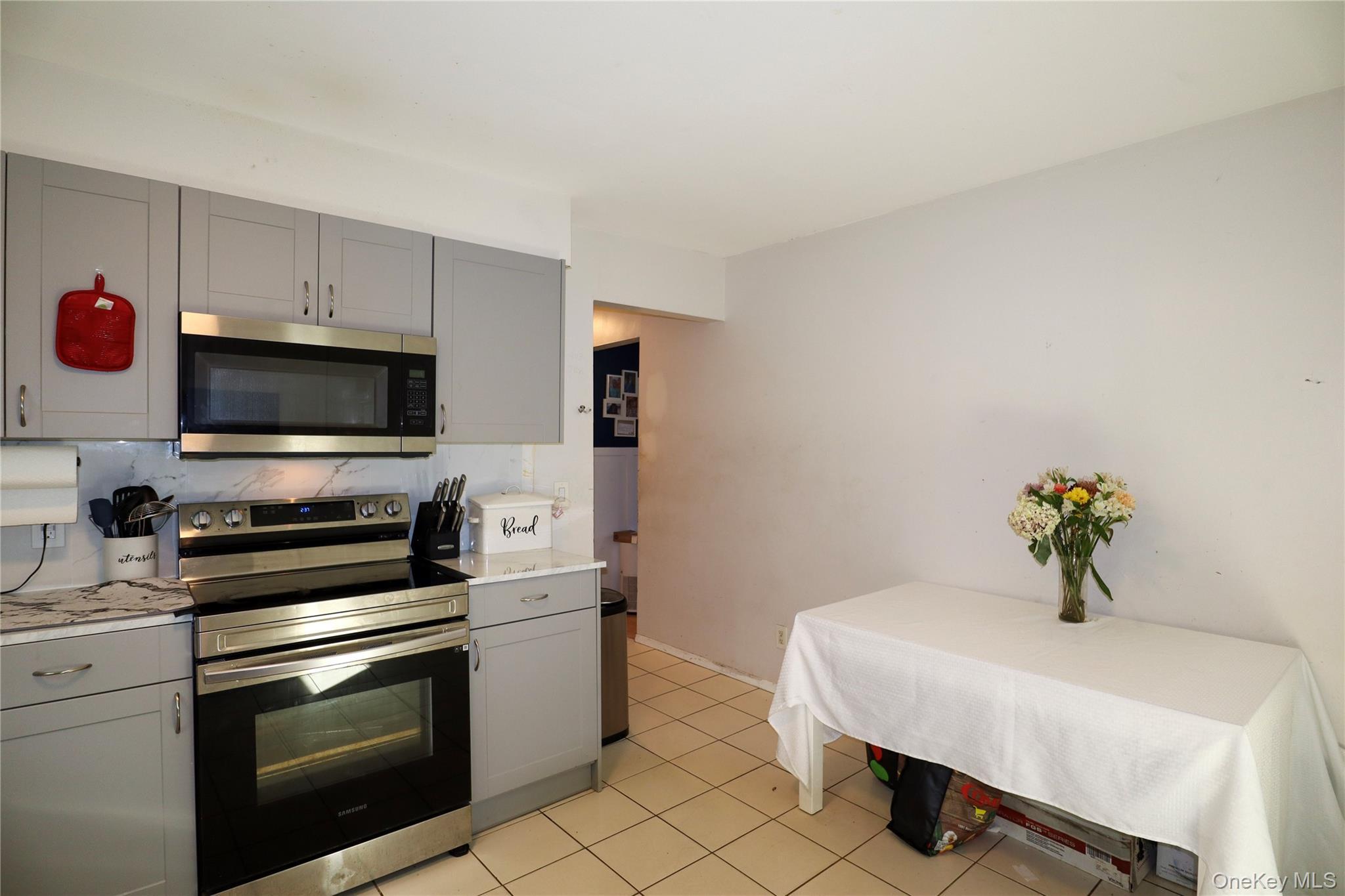 Single Family Jefferson Suffolk County, NY 11798, MLS-926663-8